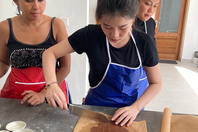 Kerobokan French Pastry and Bakery class for Adult - What you learn: dough, creams, ganache, and fillings
