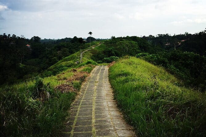 Kintamani Volcano View Tour - Stop 1: Tegenungan Waterfall and the easy way to enjoy it