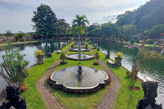 Lempuyang Gate of Heaven and City Tour - Blue Lagoon near Padang Bai: clear water and the swimsuit requirement