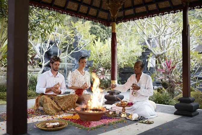 Matasidhi Sacred Love Blessing - Meeting at Puri Ubud: getting ready for a ceremony moment