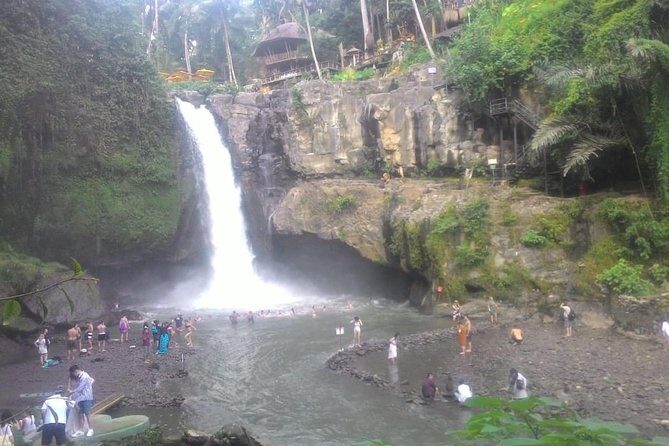 Monkey Forest, Ubud, Waterfall and Rice Terrace - Tegenungan Waterfall: Cool Air and Time to Actually Enjoy It