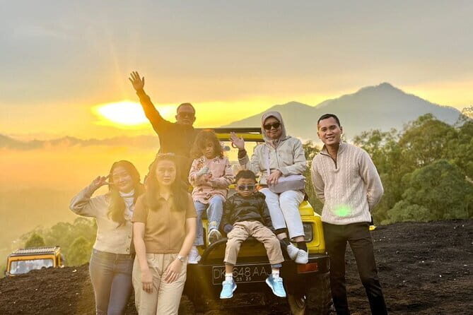 Mount Batur Jeep Sunrise and Black Lava Tour - The Early Morning Reality: Pickup, Timing, and Getting a Good View