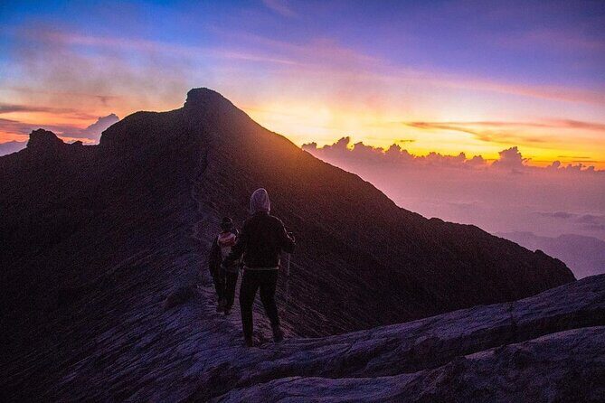 Mount Batur Sunrise Trekking, Hot Springs & Lunch at Restaurant - The Mount Batur Sunrise Trek: Steady Steps, Dark-to-Light Payoff