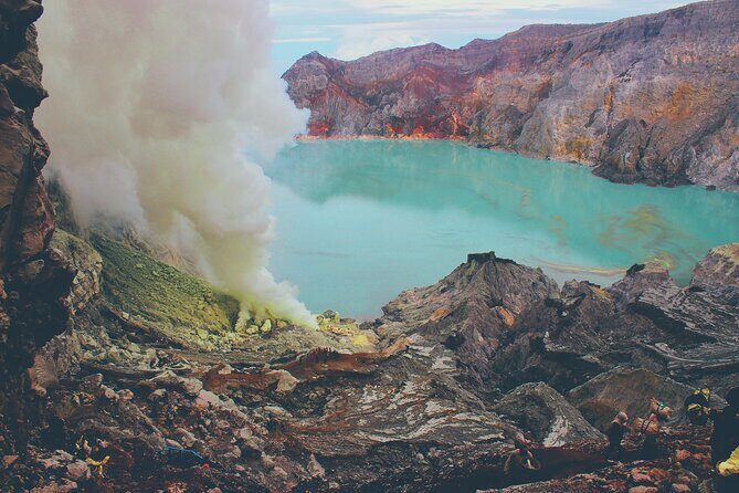 Mount Ijen Crater Trekking Tour from Bali - The trek rhythm: 3 km to the summit in 1–2 hours