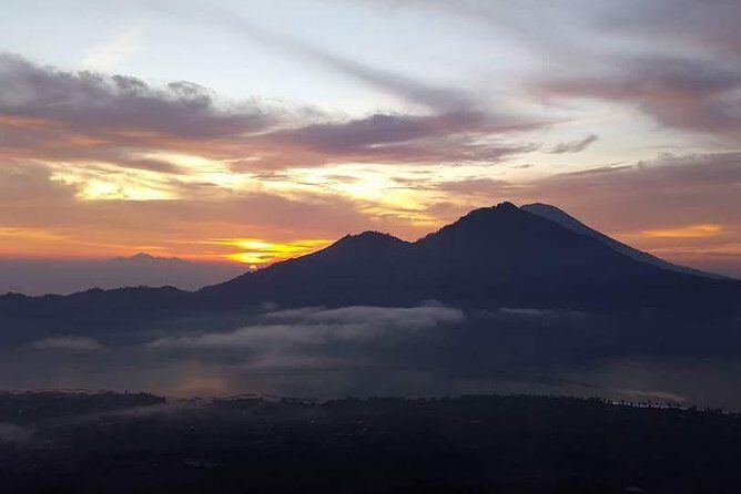 Mt Batur Sunrise, Breakfast & Natural Hot Springs - Breakfast over volcanic steam: a simple meal that changes the vibe