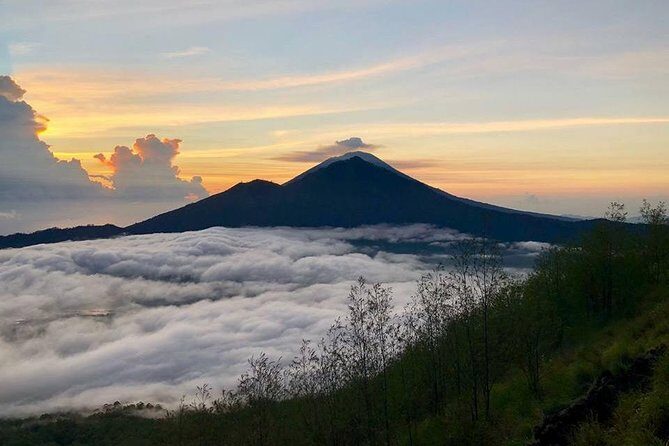 Mt Batur Sunrise Trekking Tour - Getting to the Trailhead From Ubud: Hotel Pickup and Early Hours