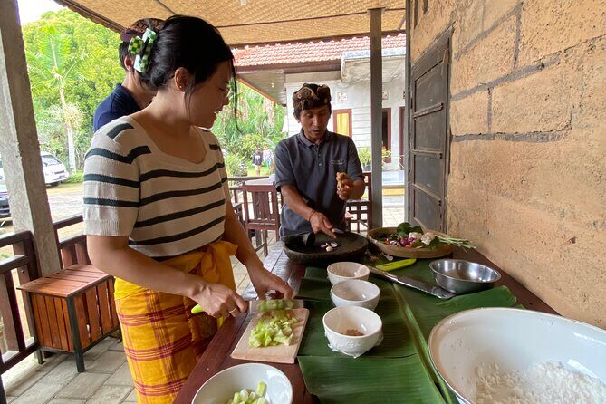 Munduk:authentic local Home cooking class - Cooking With Local Hosts: What You’re Actually Doing