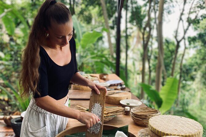 Mystery Mountain Cooking Class Sidemen - The Balinese cooking context you’ll want to remember