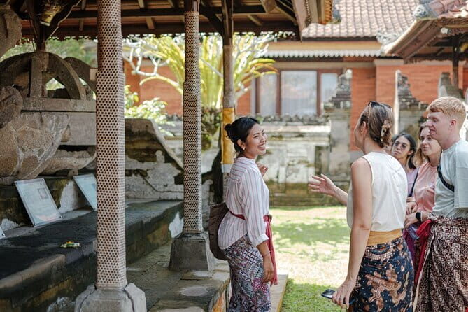 Myth of Pejeng Walking Tour - Arca Building Archaeological Museum: giant sarcophagi and pre-Hindu context
