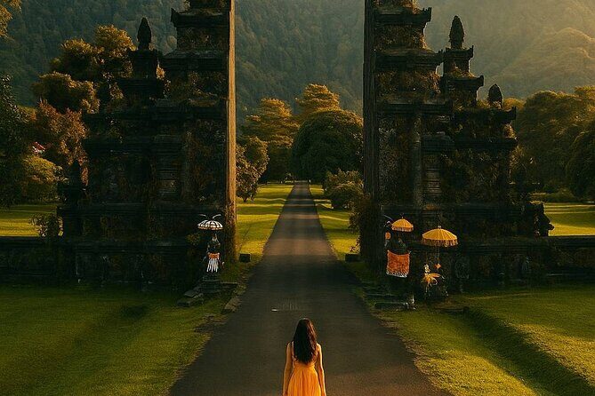 North Bali Hidden Gems Tour Ulun Danu Temple Twin Lakes Waterfall - Ulun Danu Temple on Lake Bratan: a calm start with real atmosphere