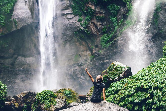 North Bali: Sekumpul Waterfalls and Ulun Danu Temple Tour - Small-Group Comfort: Max 9 People, English Guide, and Smooth Transfers
