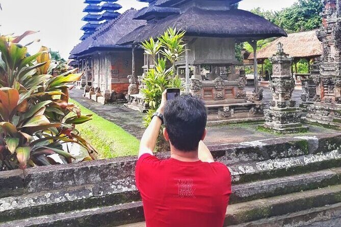 North Bali: Sekumpul Waterfalls and Ulun Danu Temple Tour - Stop 1: Sekumpul Waterfall Hike to Seven Falls