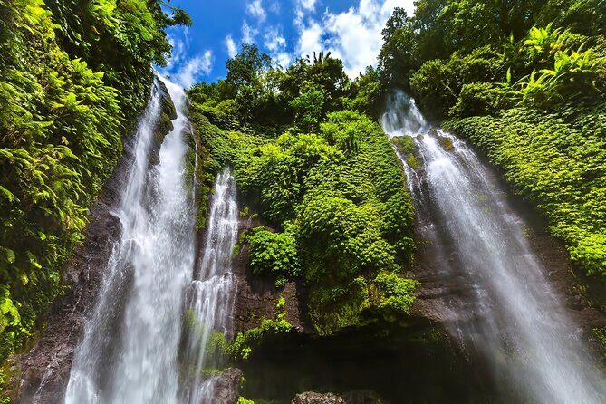 North Bali Tour: Banyumala Waterfall & Wanagiri Hidden Hills - Ulun Danu Bratan Temple: a lake temple with mirror-like views