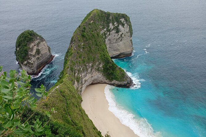 Nusa Penida East And West Full Day Private Guided Tour - Lunch at Happy Cafe Penida: Fuel Without Detours