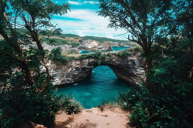 Nusa Penida Island Beach Tour With Snorkeling - Departure From Bali Island - The Group, the Boats, and Why Your Experience May Feel Different on Busy Days