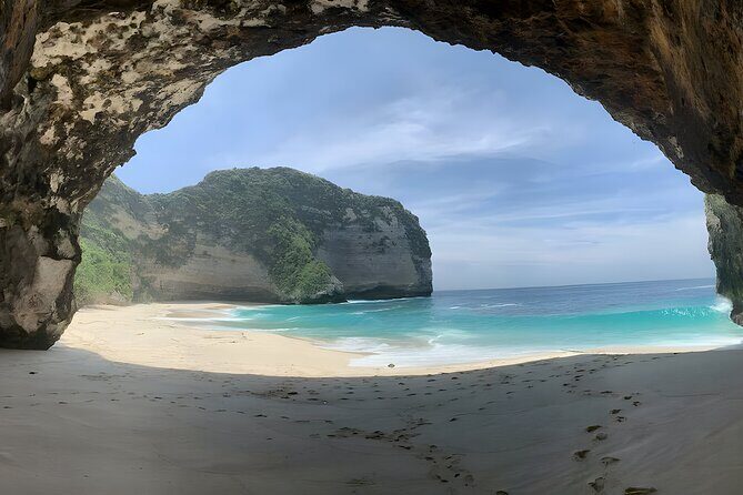 Nusa Penida Island Beach Tours with Snorkeling From Bali - Angel’s Billabong and Pasih Uug (Broken Beach): limestone scenery that photographs well