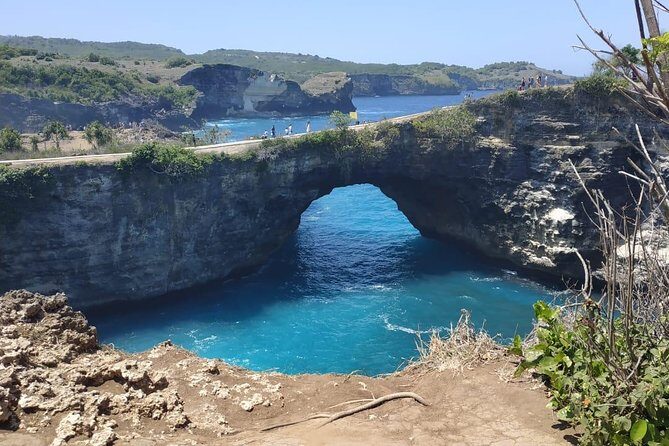 Nusa Penida Tour - Pasih Uug (Broken Beach): a short stop that’s all about framing the cove