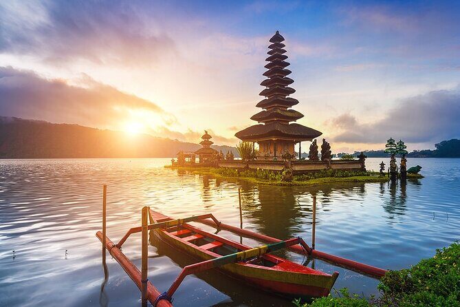 Private 3-day Tour Package: Bali's Top Sights - Day 2: Lempuyang Gates of Heaven and a Waterfall Pair
