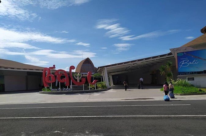 Private Arrival Transfer: Bali Airport to Kuta, Legian, Seminyak and Nusa Dua - Support you can reach: WhatsApp and phone, 24/7