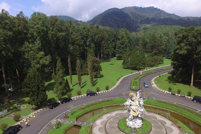 Private Bali Tour: Best of Bedugul and Tanah Lot Temple - Tanah Lot Temple: Sunset plans, tide timing, and the real-world risk