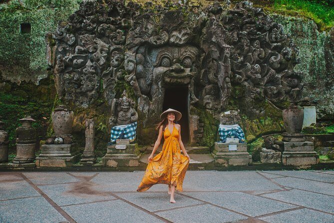 Private Day Tour: The Highlight of Ubud - Tegenungan Waterfall: green views, quick walk options, and timing reality