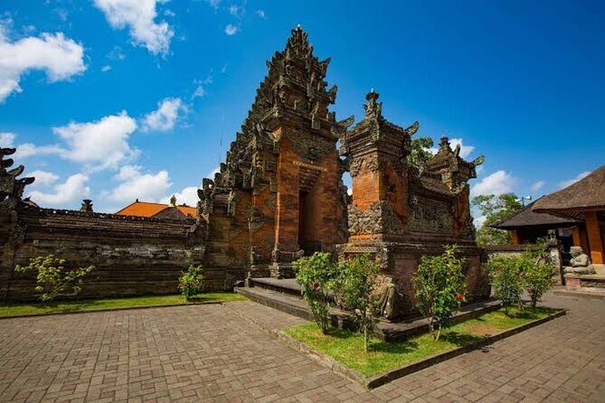 Private Day Tour To Waterfalls And Ubud Sightseeing - How the private waterfall-and-sightseeing loop really works