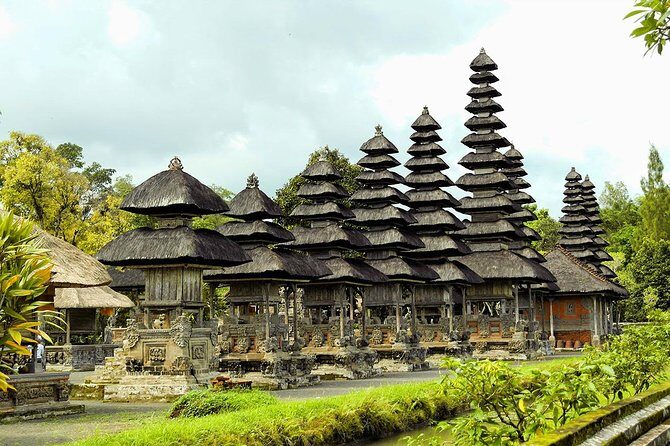 Private Full Day Tour: Best UNESCO Sites in Bali - Ulun Danu Bratan on Lake Beratan: water worship with lake views