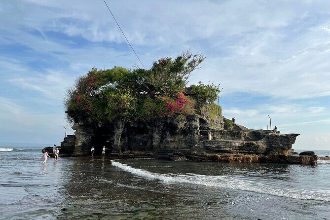Private Full-Day Tour in Bali & FREE WIFI - South Coast Cliffs and Beaches: Nusa Dua to Uluwatu and Water Blow