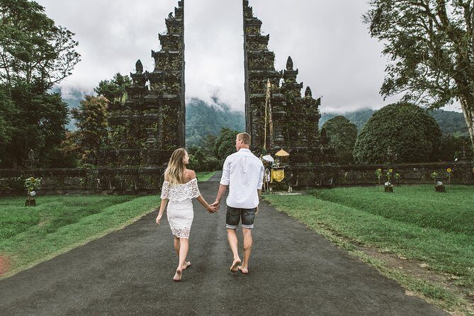 Private Full-Day West Bali Tour with Waterfall Visit - Ulun Danu Bratan Temple and Lake Beratan: where the water does the talking