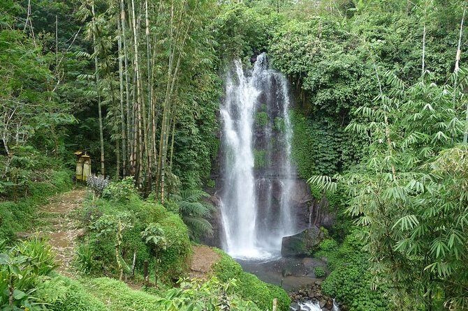 Private Munduk Waterfalls Trekking Tour - Seminyak pickup and the ride with cultural context