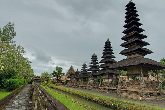 Private Tour: Bali Heritage Sites - Kintamani and Mount Batur caldera: your lunch-window view