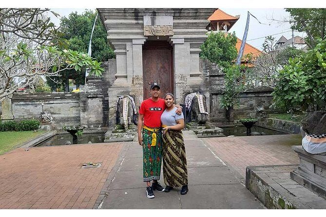Private Tour: Batuan Temple, Tegenungan Waterfall, Elepahant Cave Free transport - Stop 1: Puseh Batuan Temple and the Candi Bentar entrance detail