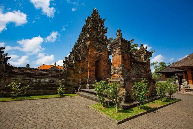 Private Tour to Sumampan Waterfall, Monkey forest, Rice terraces and Swing - Ubud Art Market and Painting at Dewa Putu Toris: Culture You Can Take Home