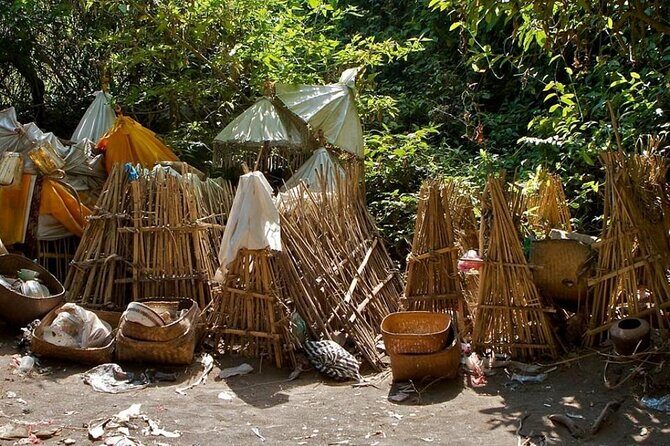 Private Tour to Trunyan Village "Skull Island of Bali" - The Kintamani Highland lunch stop that breaks up the day