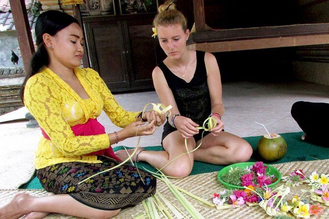 Private Tour: Ubud Day Tour with Traditional Offering Lesson - Ubud Traditional Art Market: bargaining, craftsmanship, and control