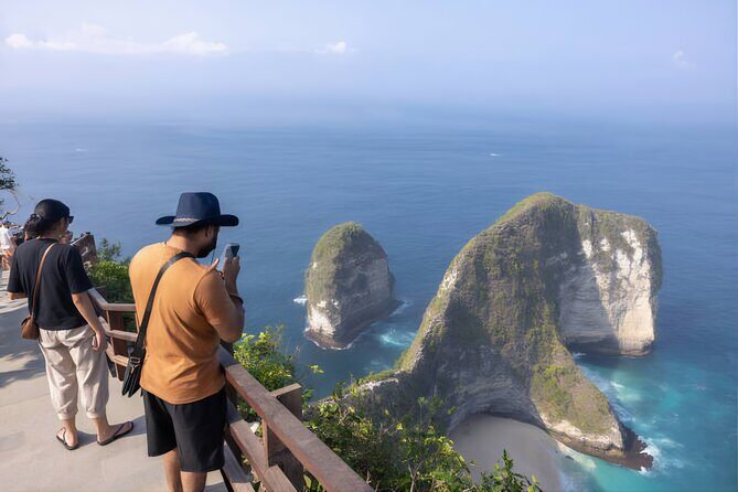 Private Tour West Nusa Penida with T-Rex Beach - Kelingking Beach: the T-Rex viewpoint you plan your whole day around