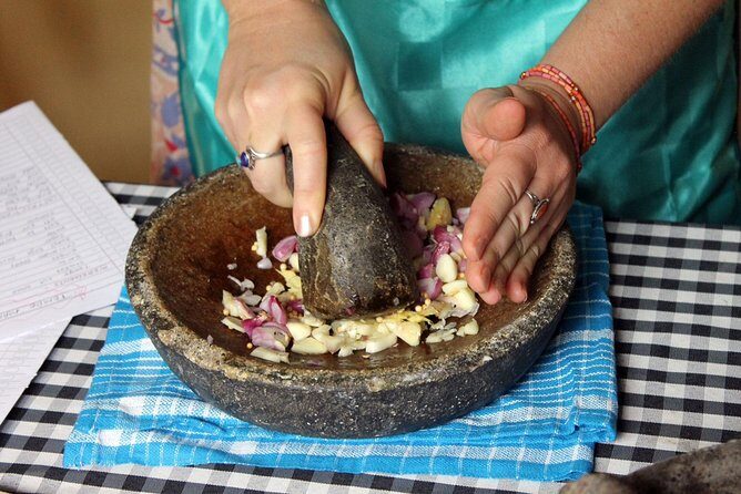 PRIVATE Ubud Market Tour & Balinese Cooking Class with Putu - Hands-on Balinese cooking: chopping, grinding, and cooking 2–3 dishes