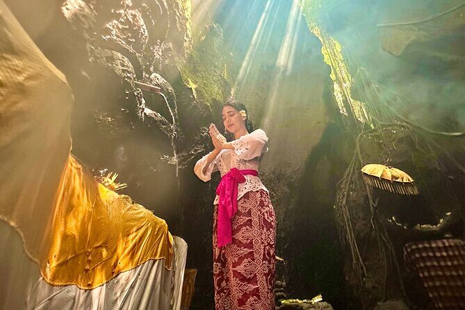 Purifications at Beji Griya Waterfalls - What to expect on the ground: supplies, comfort, and behavior