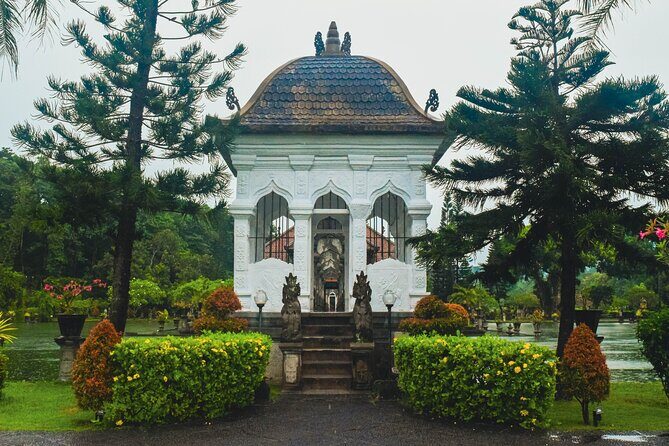 Royal Karangasem Heritage Tour - Guides, group size, and how to get more from the day