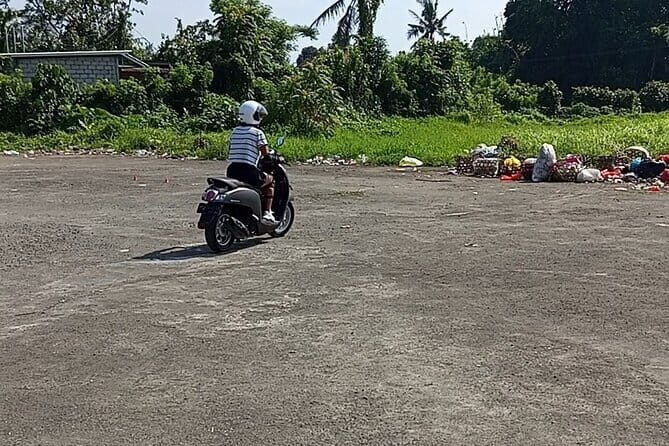 Scooter Lesson in Ubud - Why a first scooter lesson in Ubud beats “rent and hope”