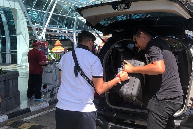 Seminyak Airport Transfer - The comfort factor that matters: A/C plus real luggage space