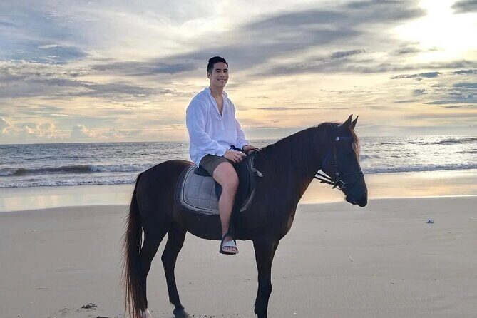 Seminyak Horse back riding In the beach - The one-hour Seminyak Beach ride: waves, surfers, and real sand time