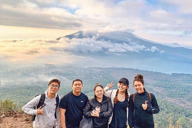 Sharing Batur Volcano Sunrise Trekking and Breakfast - Summit breakfast and snacks: energy for the climb and time for photos