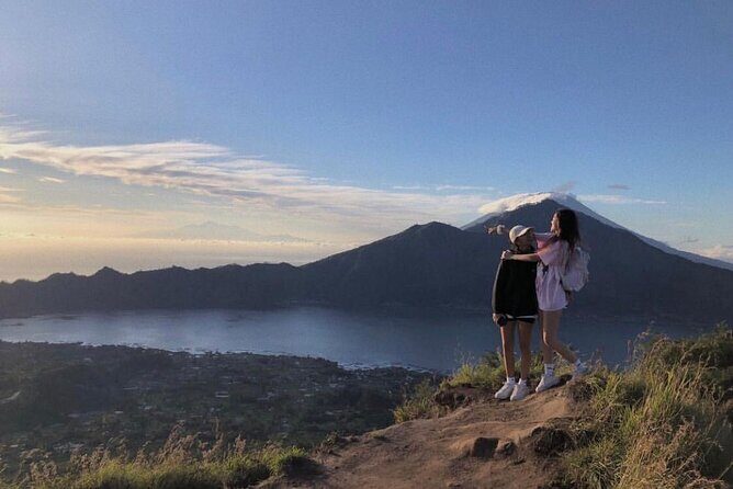 Sharing Mount Batur Sunrise Trekking Guide Pick Up and Drop Off - Toya Bungkah: The Safety Brief and the Waiting That Matters