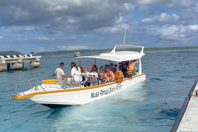 Snorkeling adventure to the manta ray habitat in Nusa Penida - A Nusa Penida Boat Day Built for Manta Rays
