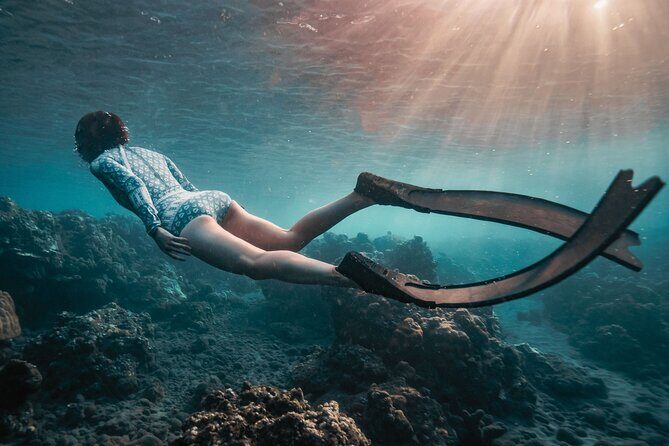 Snorkeling Manta Rays, Land Tour Tembeling Pool & Kelingking - El Moon Penida lunch: a needed break between saltwater and cliffs