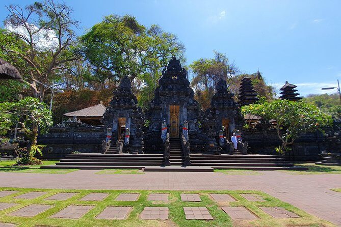Solo or Group Tour - 10 Hours, 5 Persons Max - Should you book this Kuta private day with Henni?