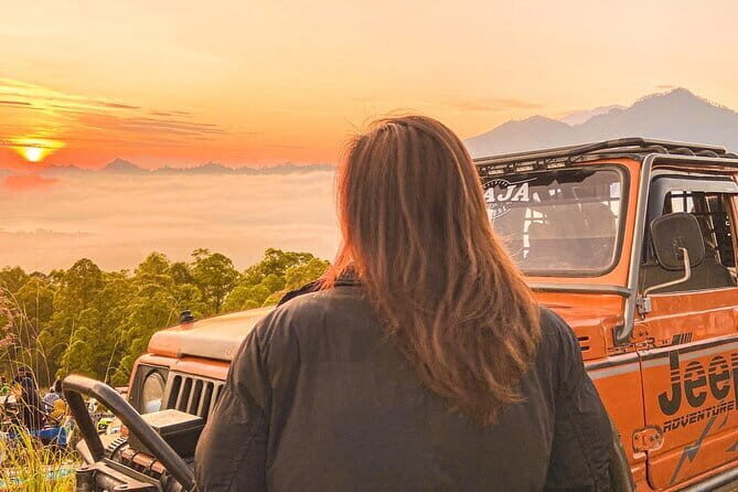 Sunrise + Jeep + Photographer - Why Jeep Sunrise Beats the Hard Trek