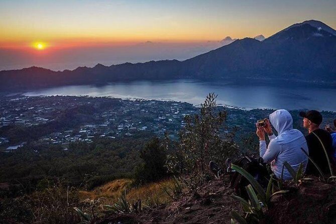 Sunrise Trekking / Hike Mount Batur Private & Natural Hot Spring - Back by 09:00am and back at your hotel around 09:20am