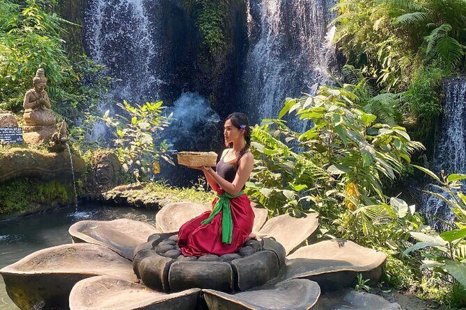 Taman Beji Griya Waterfall Tranquil Purification Ceremony - Staff support (including Ngurah Radi) and what that means for you